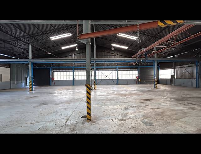 850M² WAREHOUSE TO LET IN EASTLEIGH
